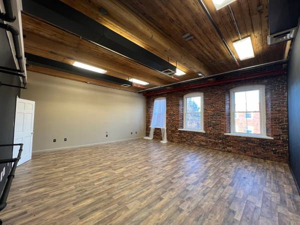 $900 / 530ft2 - Office Near Dover (LM303) (Rollinsford, NH)63931789045890120