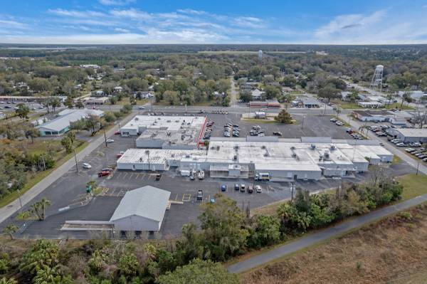$8 / 3000ft2 - Large Warehouse, 7 Rollup Doors, Private Office, 2 Baths, Fenced Yard! (TRI COUNTY - CHIEFLAND)63768331422849122