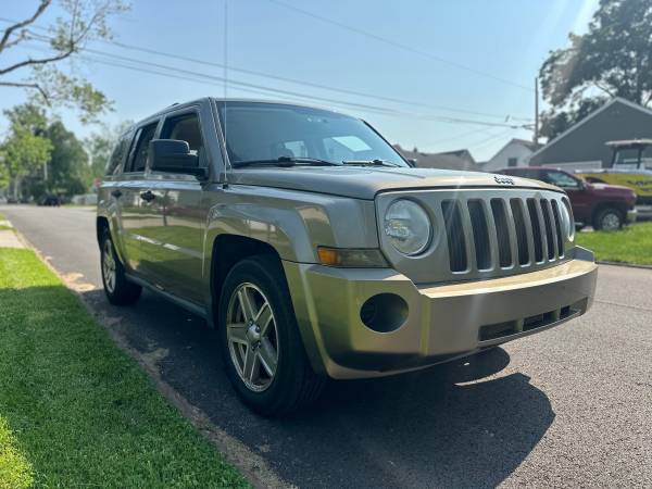SOLO 110K MILLAS. FUNCIONA Y CONDUCE EXCELENTE; Jeep Patriot 2010 *4X4* - $3.950 (Cheektowaga)63483374707587122