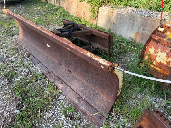 Snow Wolf  Plows 1