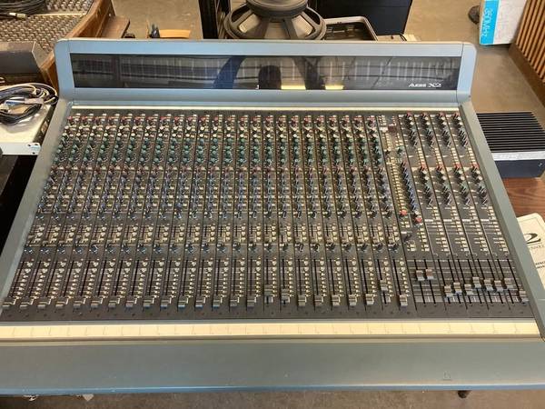Alesis X2  24x8x2 channel recording console 1