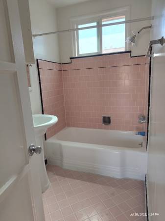 $1,550 / 500ft2 - Studio with parking Hollywood wood floors (Hollywood)63701034471171123