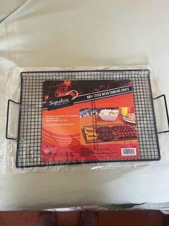 BBQ AND ROASTING NON-STICK MESH GRATE 1