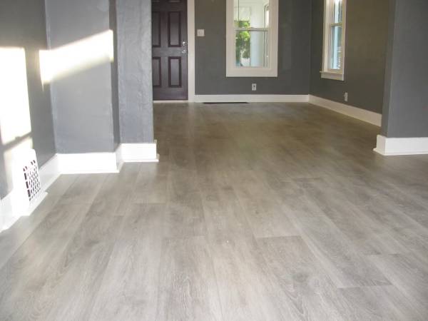 $850 / 3br - 991ft2 - A super clean, newly renovated 3 bd 1 bath available for rent. (Lansing)63620274168579122