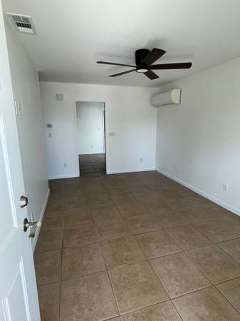 $3,675 / 3br - 1336ft2 - House 3 bedrooms and 2 full bathrooms with parking (San Diego)64037221903745123