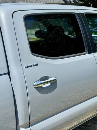 2021 Toyota Tacoma Limited 4wd. 4 door - $36,000 (Pocasset)63438464277763121