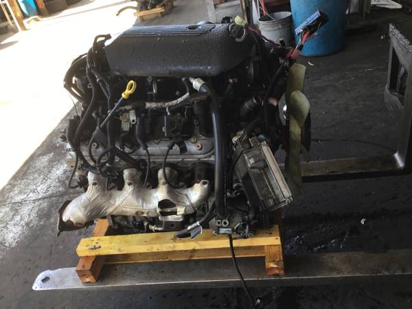 2004 SILVERADO 6.0 ENGINE 1