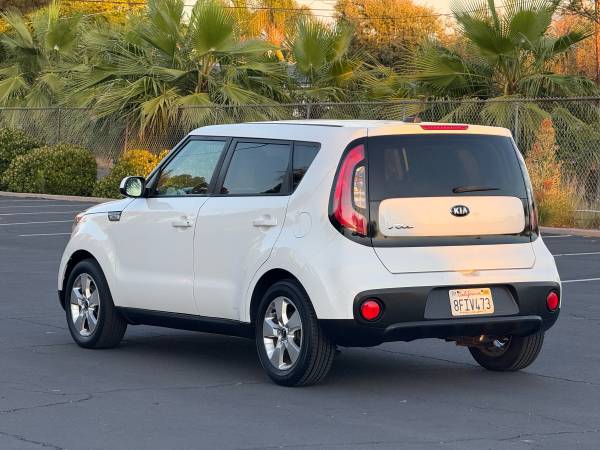 2018 Kia Soul 1 propietario título limpio - $7,900 (San Diego)63616026436737123