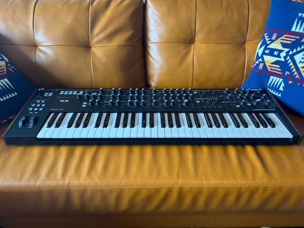 Novation Summit 1