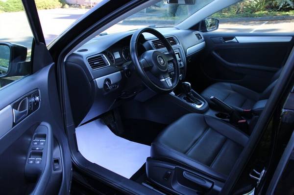 2013 Volkswagen Jetta SE de un solo dueño 51 mil millas - $8,899 (Mejores precios en Richs Car Corner)63622939403139124