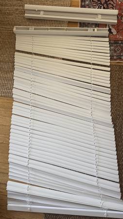 Window Horizontal Blinds 1