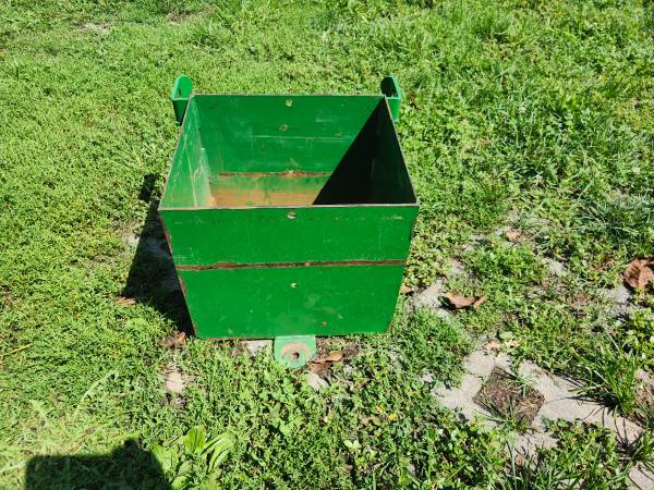 John Deere Ballast Box 1