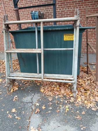 5x5 scaffold frames used scaffolding mason style $45/each 5 available 1