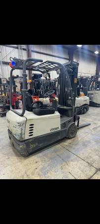 Crown forklift 1