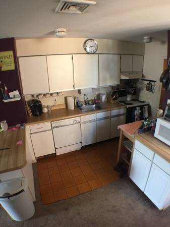 $2,000 / 2br - Awesome 2 bed 1 bath apartment from the penitentiary! (Fairmount)63666781954433123
