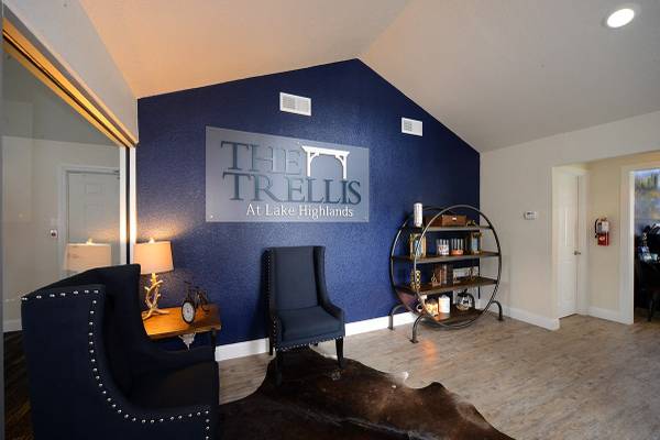 $1,280 / 2br - 925ft2 - Persianas para ventanas, a minutos del lago White Rock, cancha de tenis (9707 Walnut Hl Ln, Dallas, TX)63846411606017120