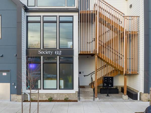 $700 / 1br - 8 WEEKS FREE RENT - Private Balcony/Patio, Co-Living + Washer & Dryer (Rose City Park Neighborhood)63914855996802124