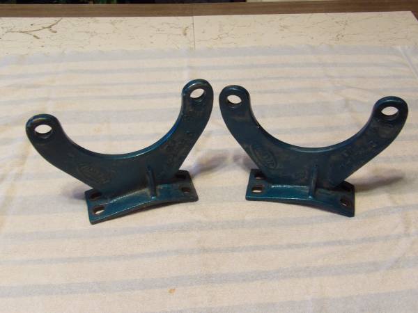 Peterbilt 14-14792 Muffler Cab Brackets $150 each 1