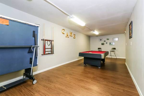 $810 / 2br - 795ft2 - Space, Comfort, Value: It's All Here. Dive In! (Killeen)63806836798339123
