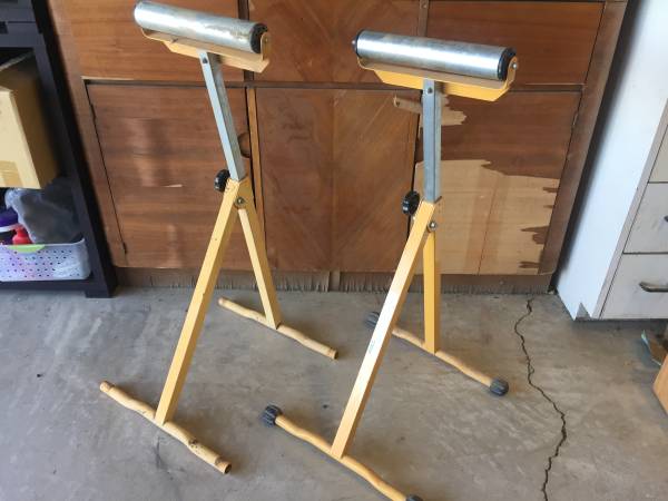 2 ROLLER STANDS 1