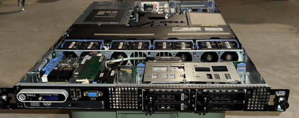Dell PowerEdge Server 1