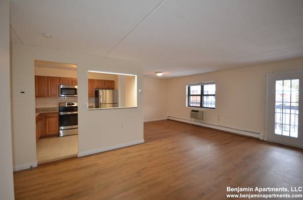 $3,050 / 2br - **NEEDHAM HEIGHTS 2 BED/2 FULL BATH-PARKING, IN-UNIT LAUNDRY & NO FEE! (Needham Heights)63863135292417121