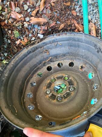 Llantas de acero de 16" de VW Jetta TDI, patrón de pernos 5x112 - $35 (Seattle)63471358894209123