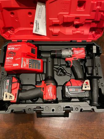 Milwaukee m18 hammer drill impact combo set NEW 1