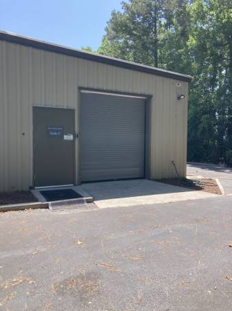 $3,701 / 2961ft2 - Office Warehouse off North Rhett- $15SF (Hanahan)64016107801602123