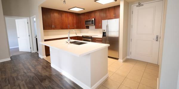 $3.709 / 2 habs - 1155 pies² - Pesas libres, electrodomésticos GE de acero inoxidable, edificio accesible (1127 15th St, Sacramento, CA)63228547933827121