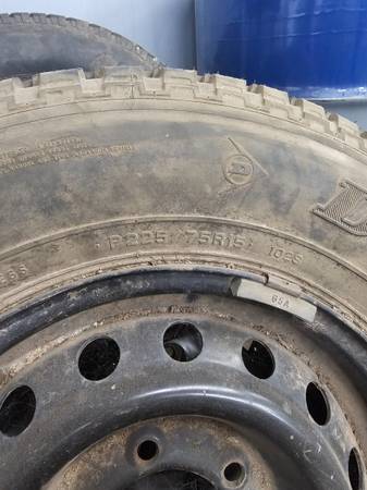 One tire with rims size p225/75/r15 1