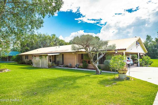 $230,000 / 3br - 2704ft2 - Casa Espaciosa + Taller Grande — ¡Una Oportunidad Imperdible! (New Iberia)63857515513859120