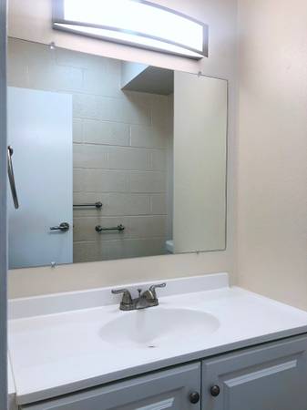 $2,652 / 2br - 778ft2 - Location is everything! Close to everything! (Punahou and Young)63939399596547121