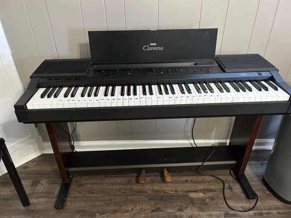 Yamaha Clavinova 1