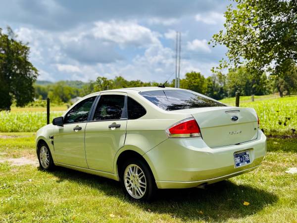 Ford Focus SE 2010 - $1,85063621419782659122