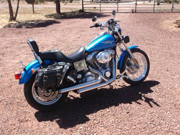 Harley Davidson 2004 dyna glide 1