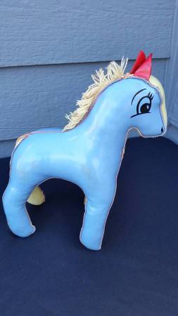 Caballo de peluche de tela encerada vintage, juguete para bebé, década de 1940 o 1950 - $10 (Tacoma)63471422089217122
