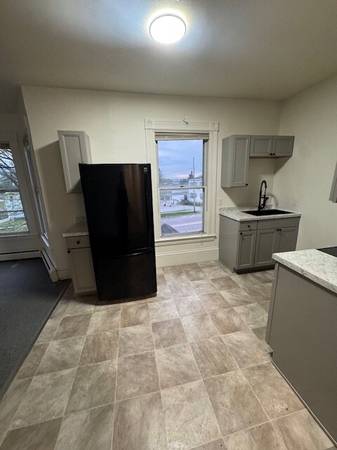 $2,380 / 3br - 1300ft2 - Downtown St. Albans 3 Bedroom Apartment for Rent (St. Albans City)63784639490819121
