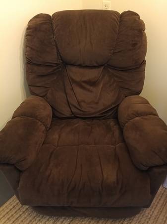 Two electric recliners like new 1