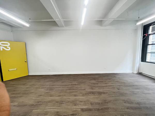 $2,100 / 600ft2 - Are you looking for a new home for your business? Look no further!☦☪☮ (Midtown)63886655704577123
