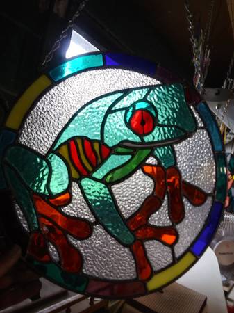 I8Stained glass frog 1