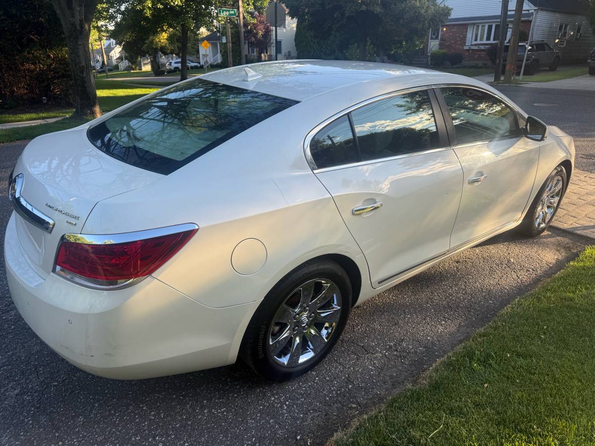 2010 buick lacrosse cxl ( 95.000 m )  white pearl !! 🚐🚐🚐
