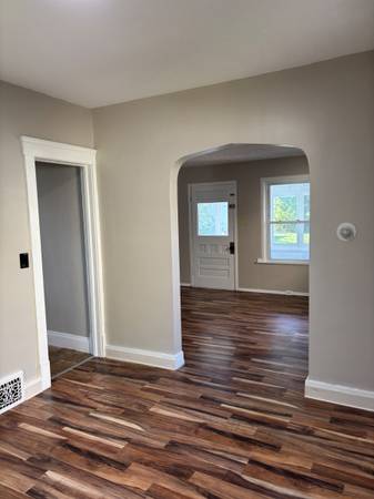 $1,150 / 2br - 01100ft2 - 2 bed single home - Vouchers Accepted (Cleveland)63939132388099123