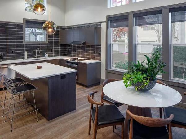 $2,285 / 2br - 1160ft2 - 24-Hour Fitness Center, Vaulted Ceilings on Top Floor (Hillsboro)63831536791553122