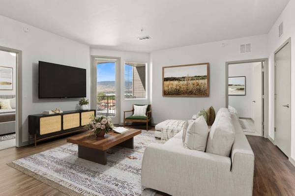 $1,432 / 2br - Smoke-free community, Resident Clubhouse, Balconies (1130 E Moana Ln, Reno, NV)63682273228291124
