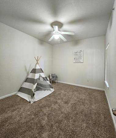 $1,292 / 2br - 954ft2 - Love Your Commute: Easy Access to Freeways63812507180033124