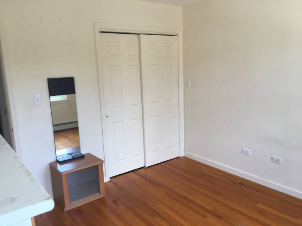 $1,000 / 1br - 144ft2 - room for rent, 1 months rent 1 months security deposit (Yonkers)64033456275331121