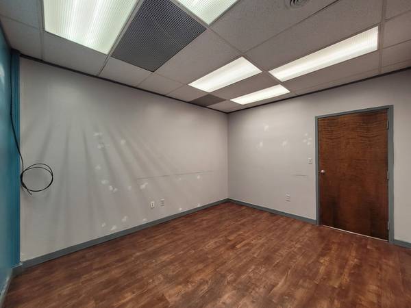 $600 / 159ft2 - 159 sqft single room suite. $600 (Athens)63792093150593122