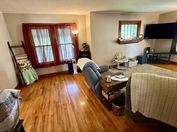 $117,900 / 2br - 868ft2 - 1903 S. Warner St (Bay City)64198881251329124