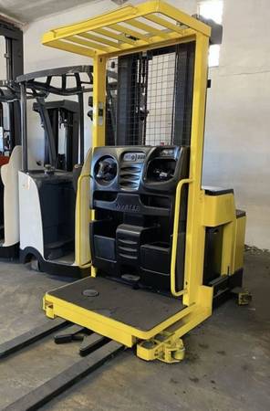 2015 Hyster Orderpicker Forklift 1